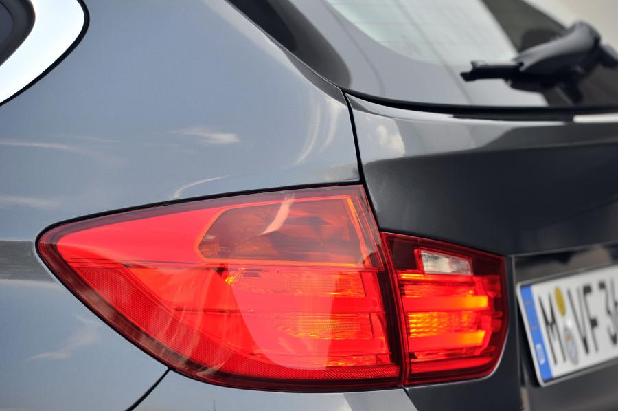  BMW 328i Touring Luxury 2012 года  (фото 65 из 200)
